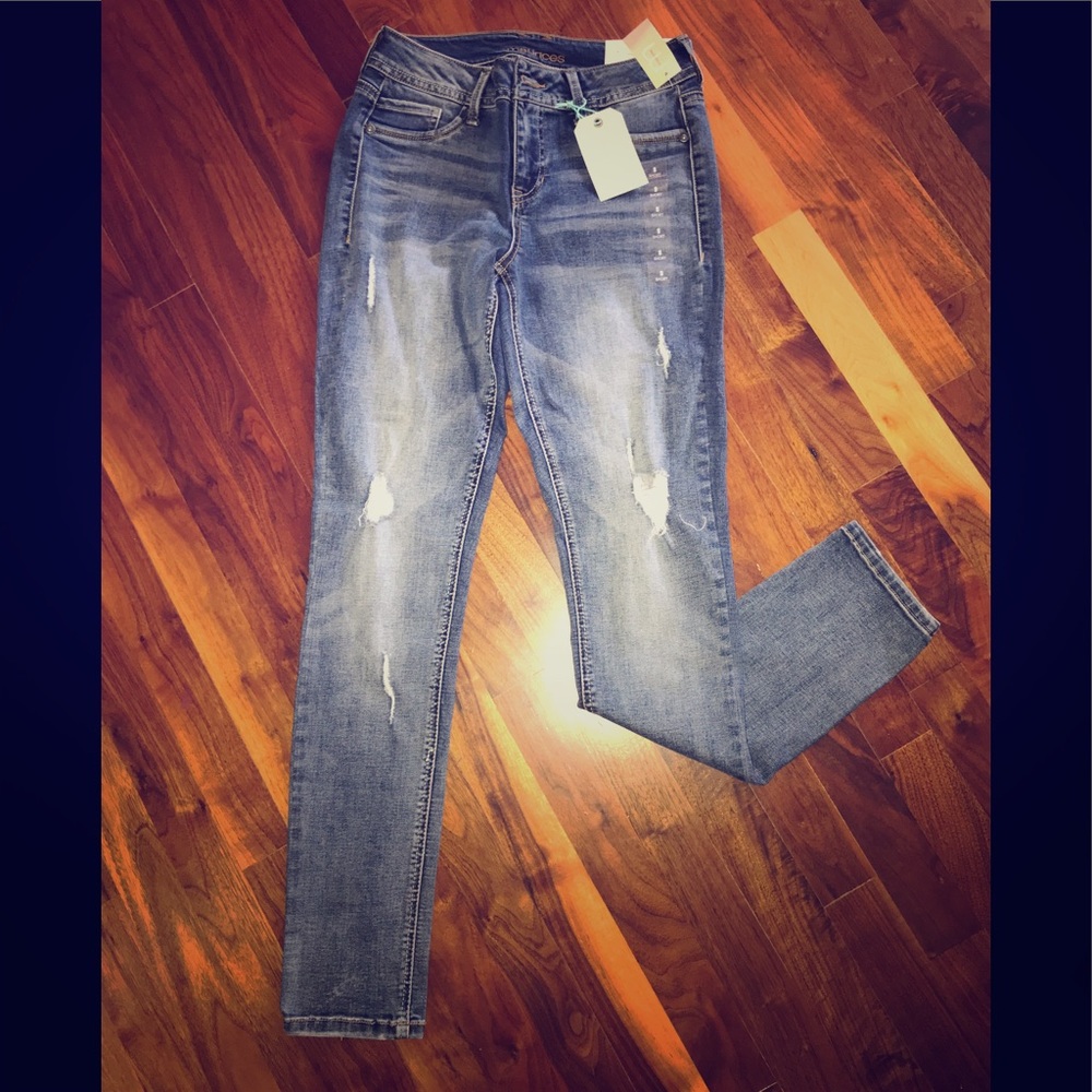 NWT Distressed leggings